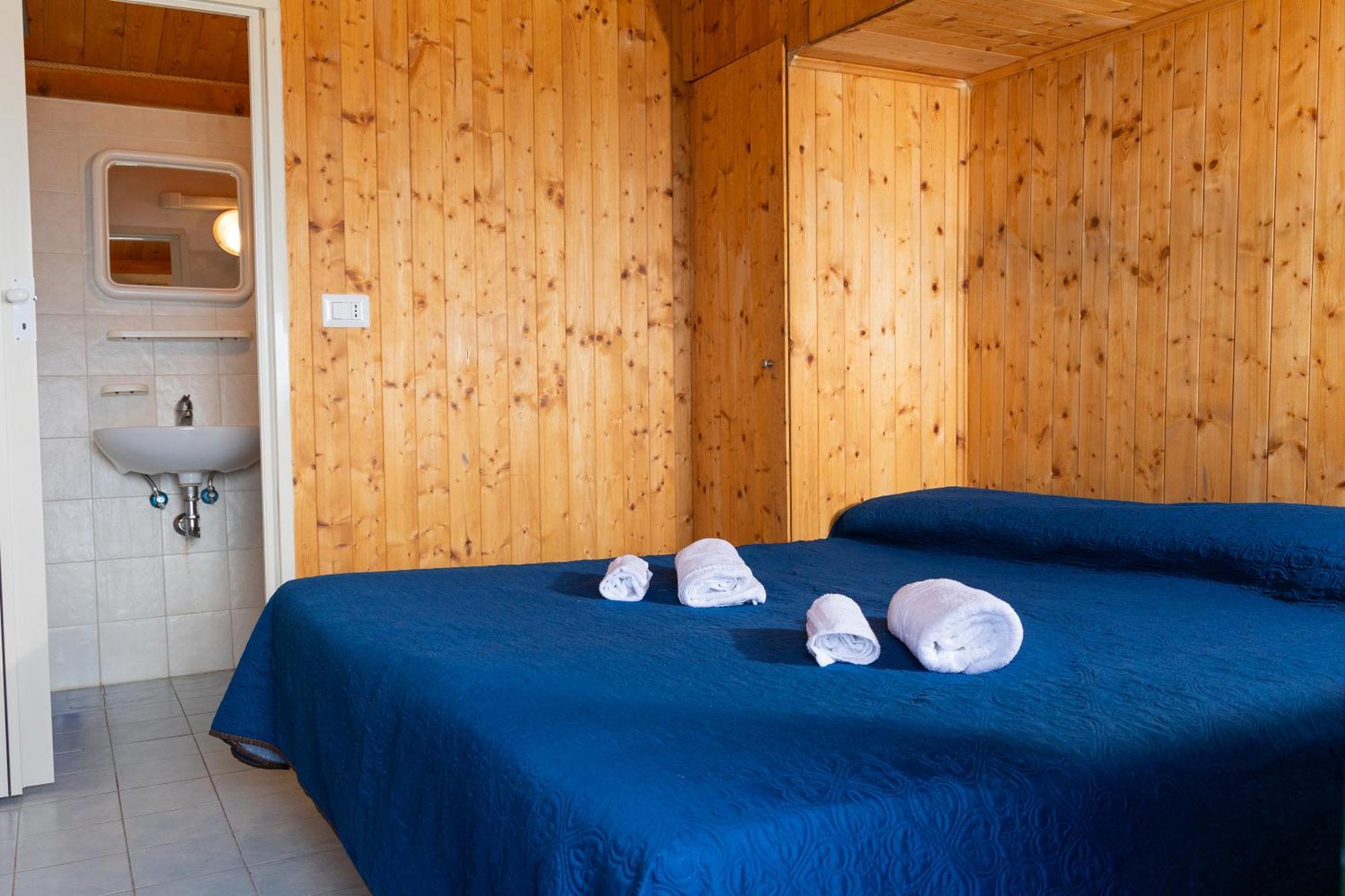 Riva Smeralda Camping Lodge Milazzo Exterior foto