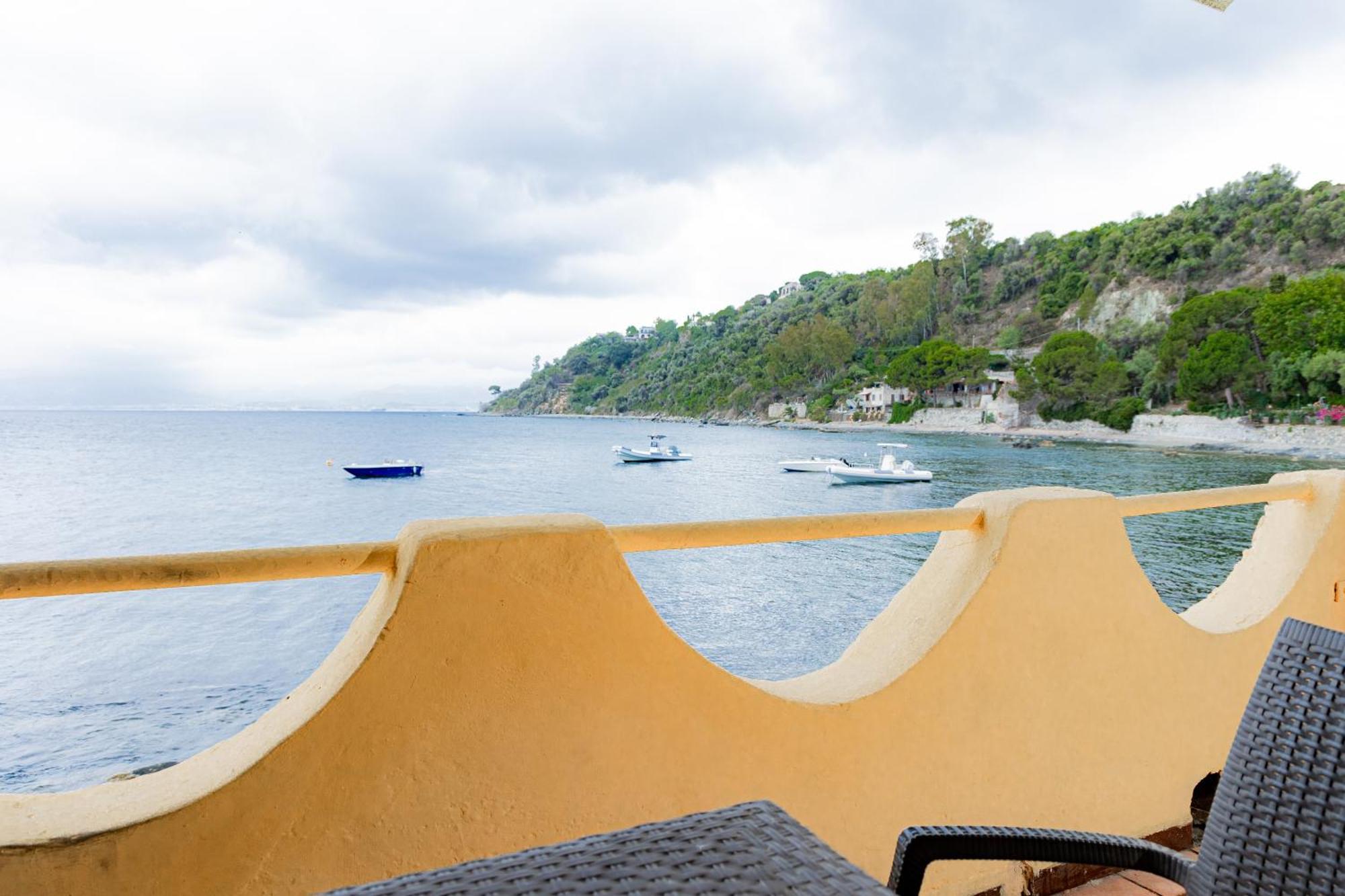 Riva Smeralda Camping Lodge Milazzo Exterior foto